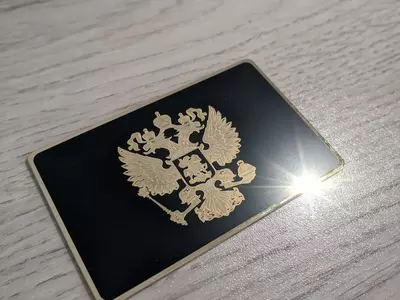 NFC визитка из металла Золотого цвета с черной вставкой
